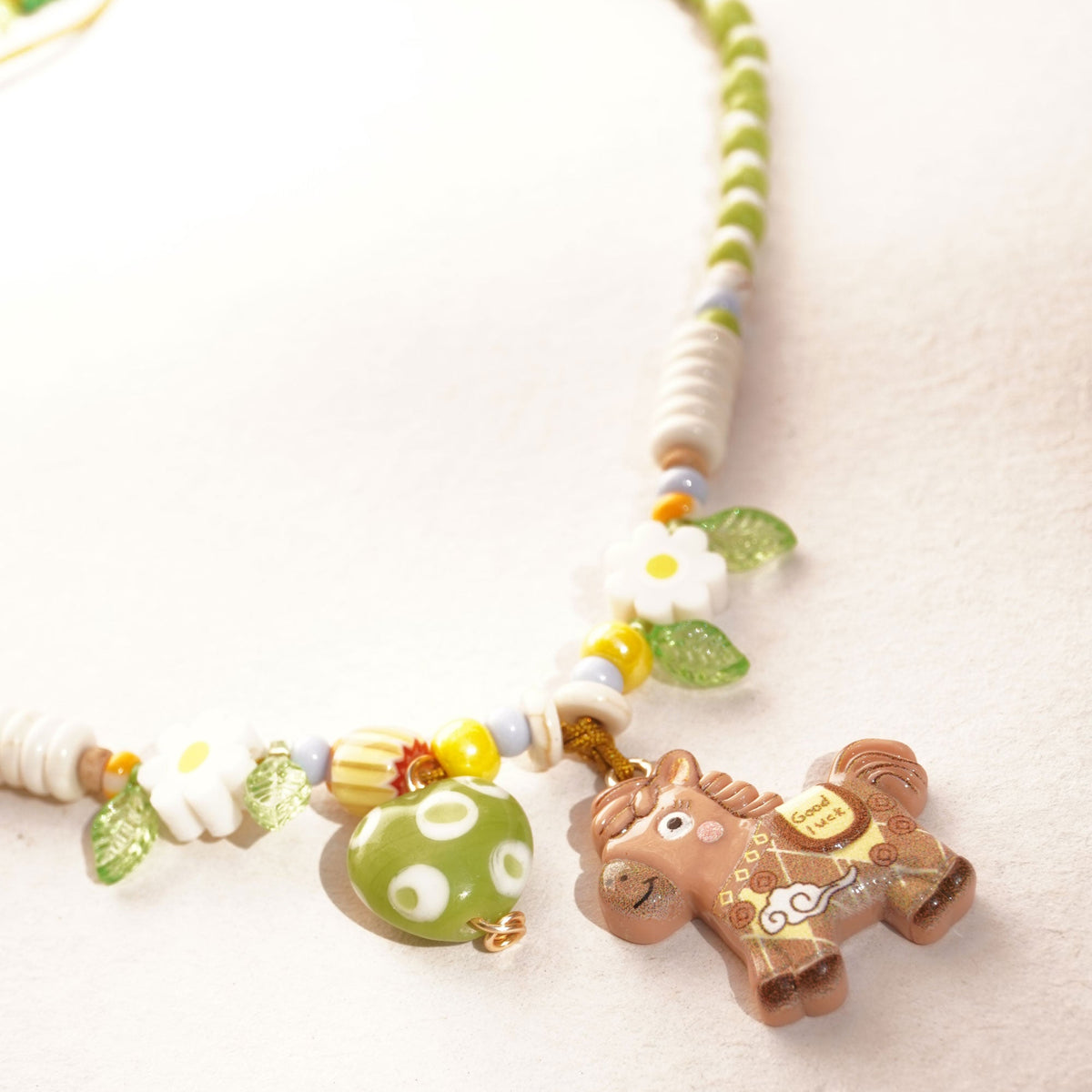 Collar infantil Sweet Horse hecho a mano