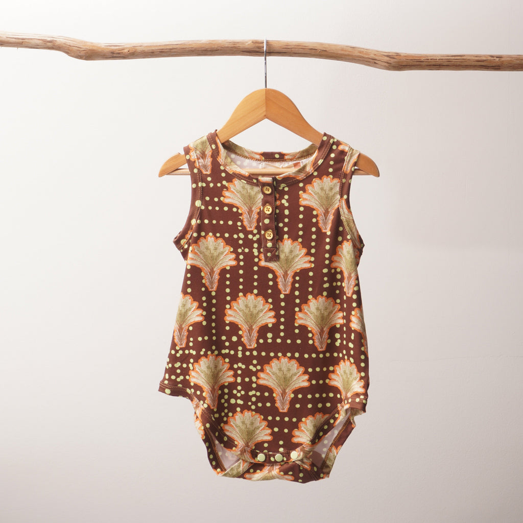 Onesie Palms Sisa en Lanilla de Algodón Café